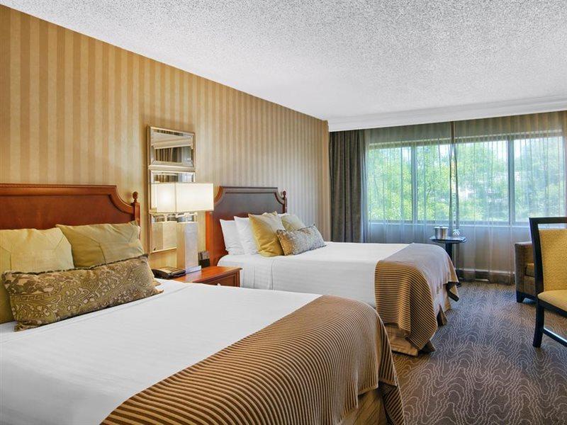 Omni Hotel 4*