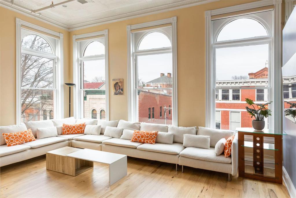 Penthouse Overlooking Downtown Mall * Charlottesville