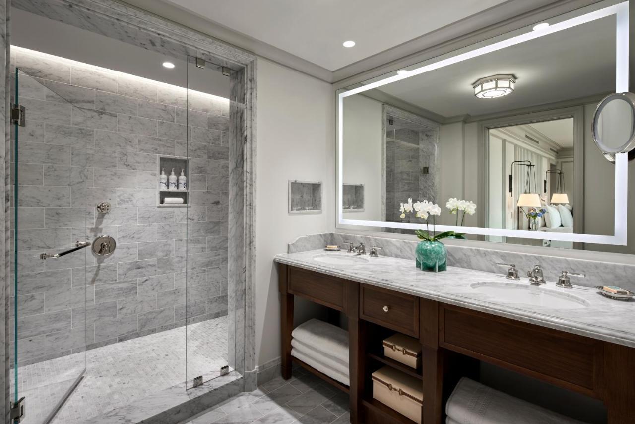 Hotel Hall 5*
