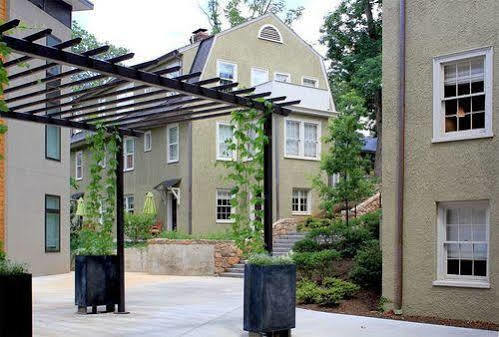 Oakhurst At The Hotel